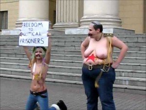 FEMEN: Грудью против Лукошенко
